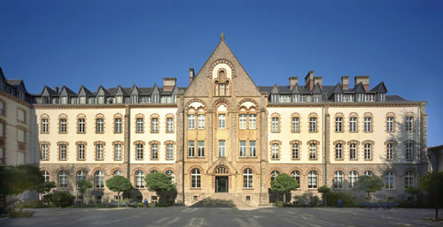 campus-limpertsberg-main-building